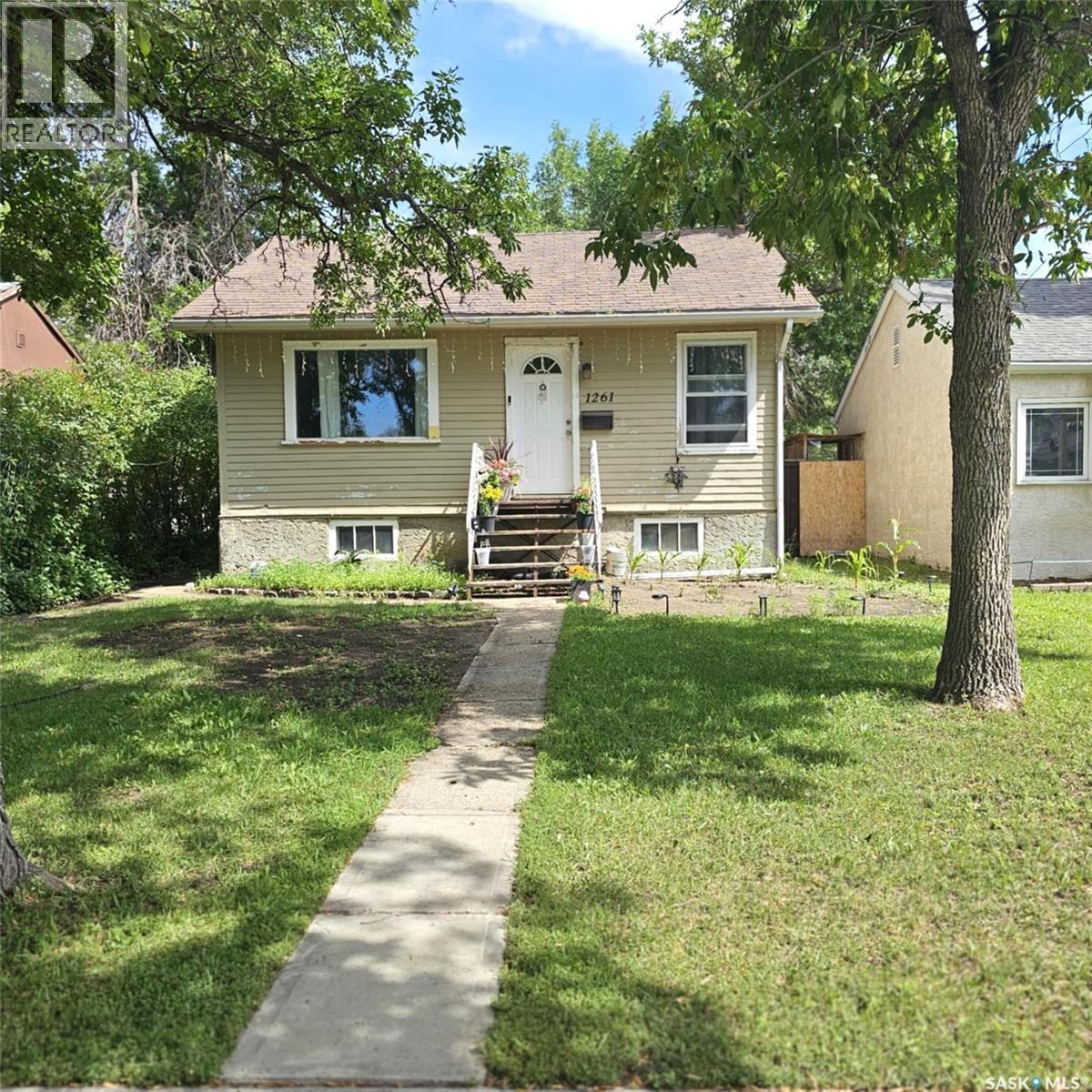 1261 Atkinson St, Regina, SK S4N 3V7