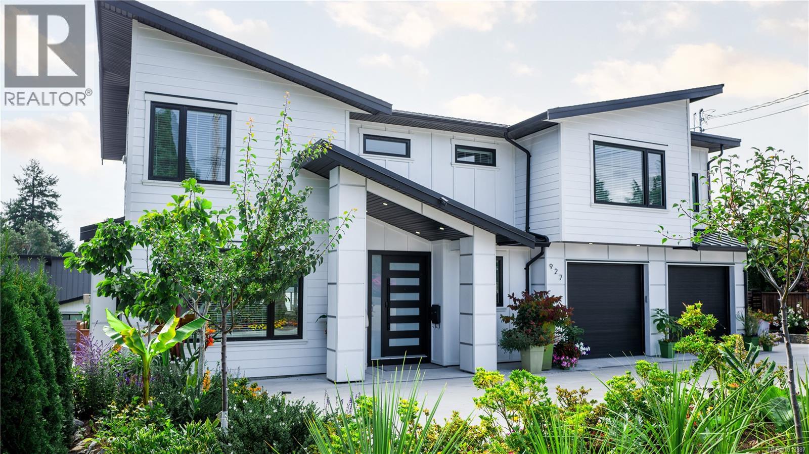 927 Beckwith Ave, Saanich, BC V8X 3S2