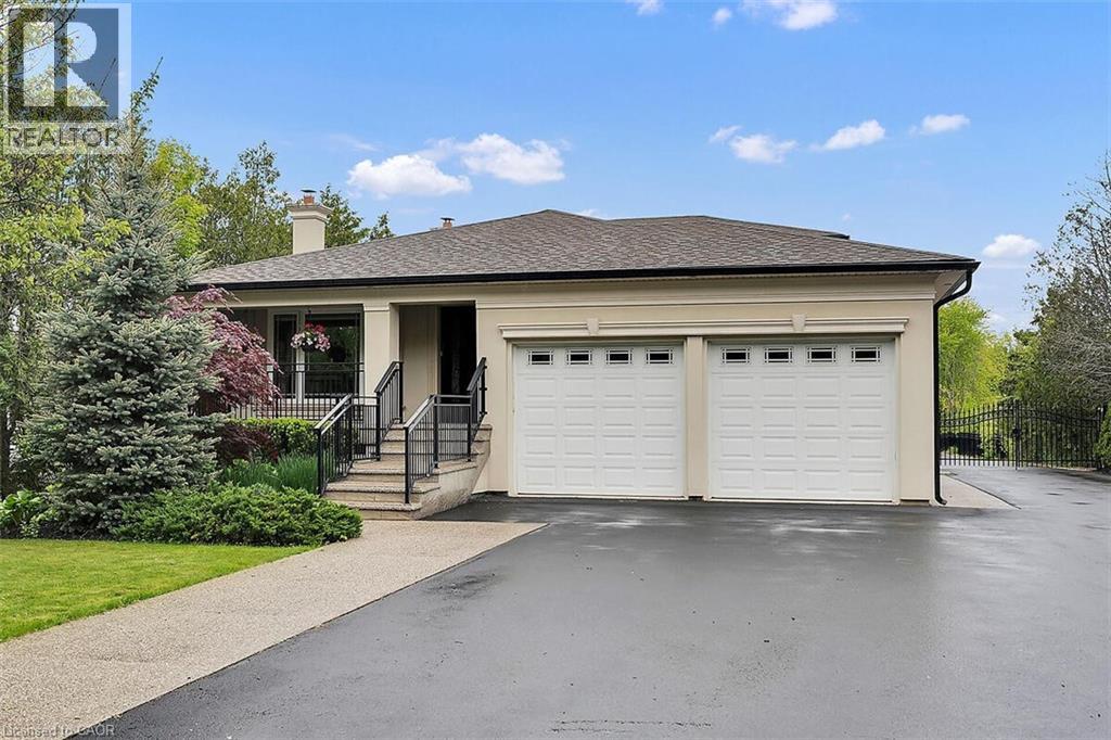 229 Green Mountain Rd E, Hamilton, ON L8J 2Z5