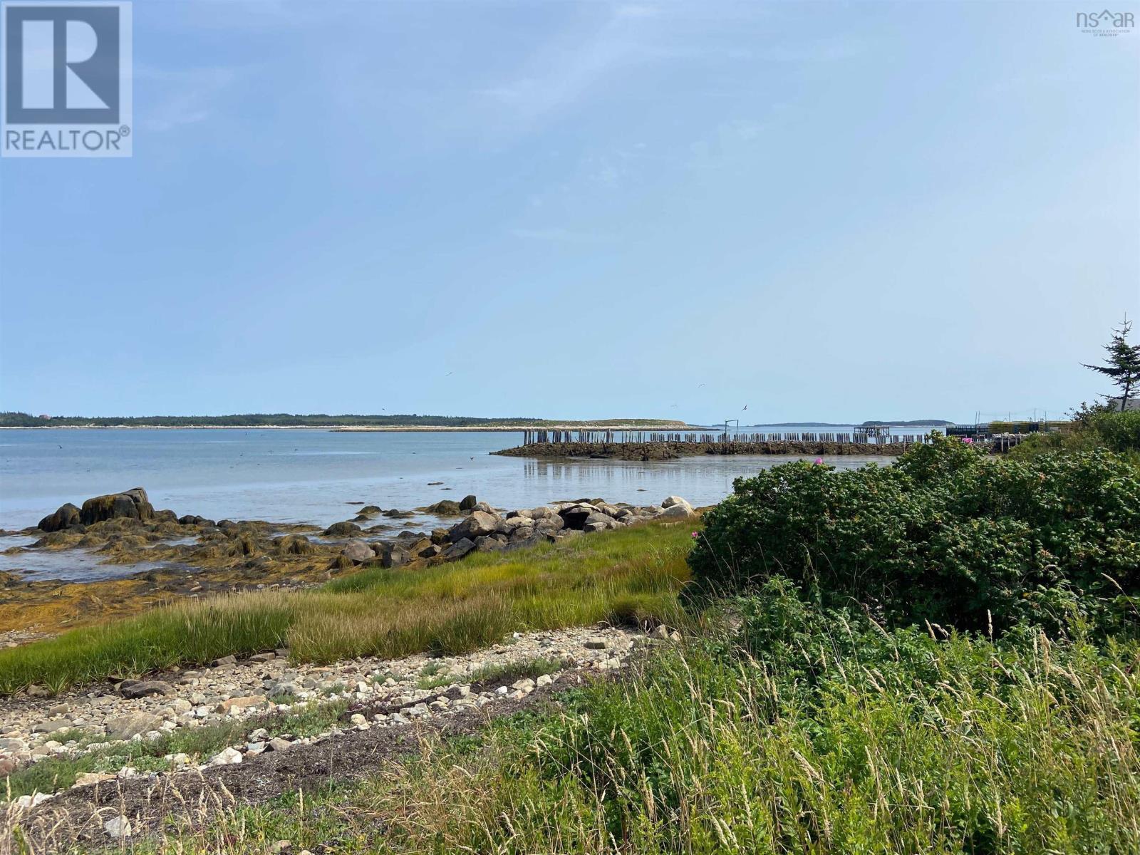 4 Melbourne Rd, Pinkneyaposs Point, NS B0W 1B0