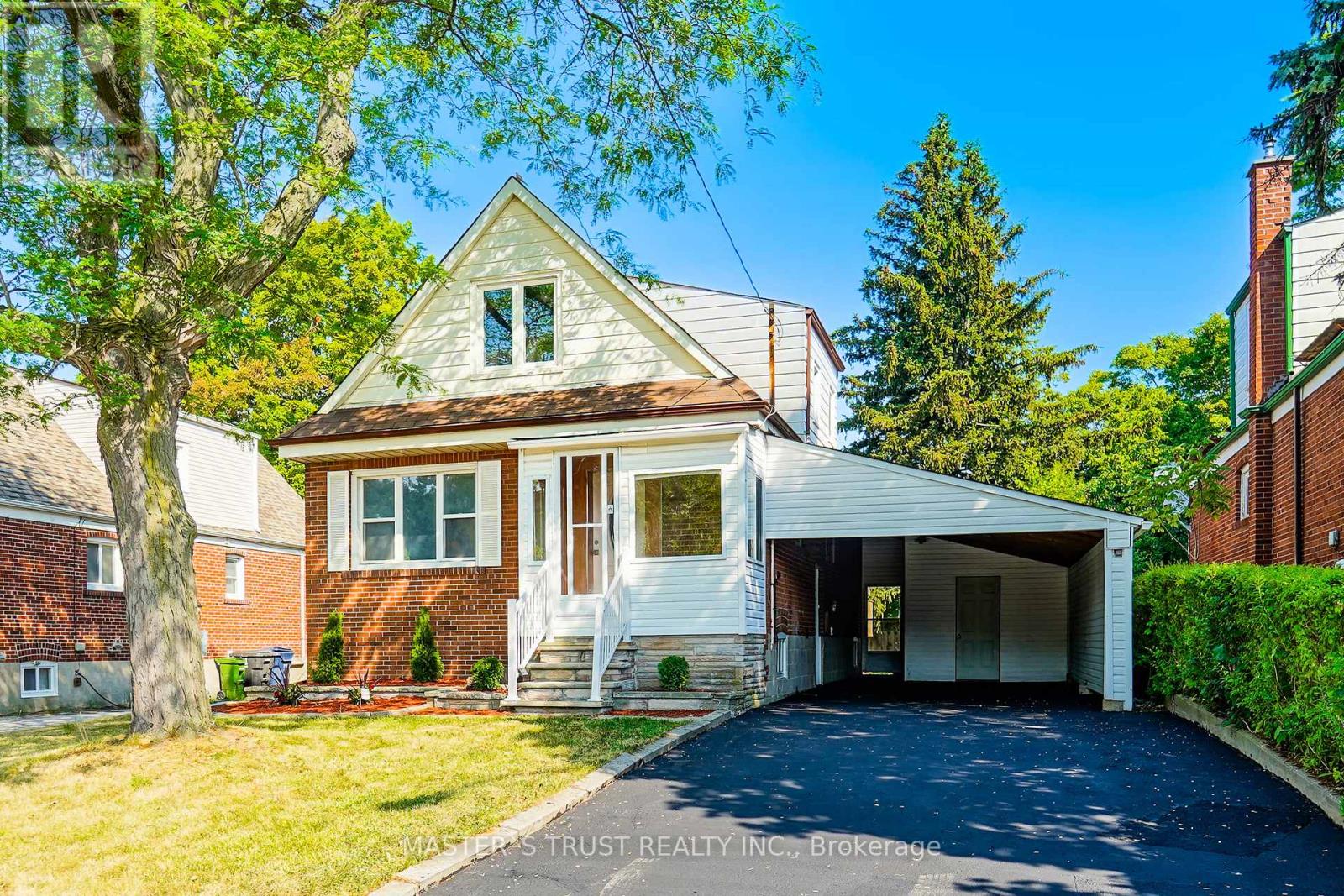 10 Valerie Rd, Toronto, ON M1P 1E9