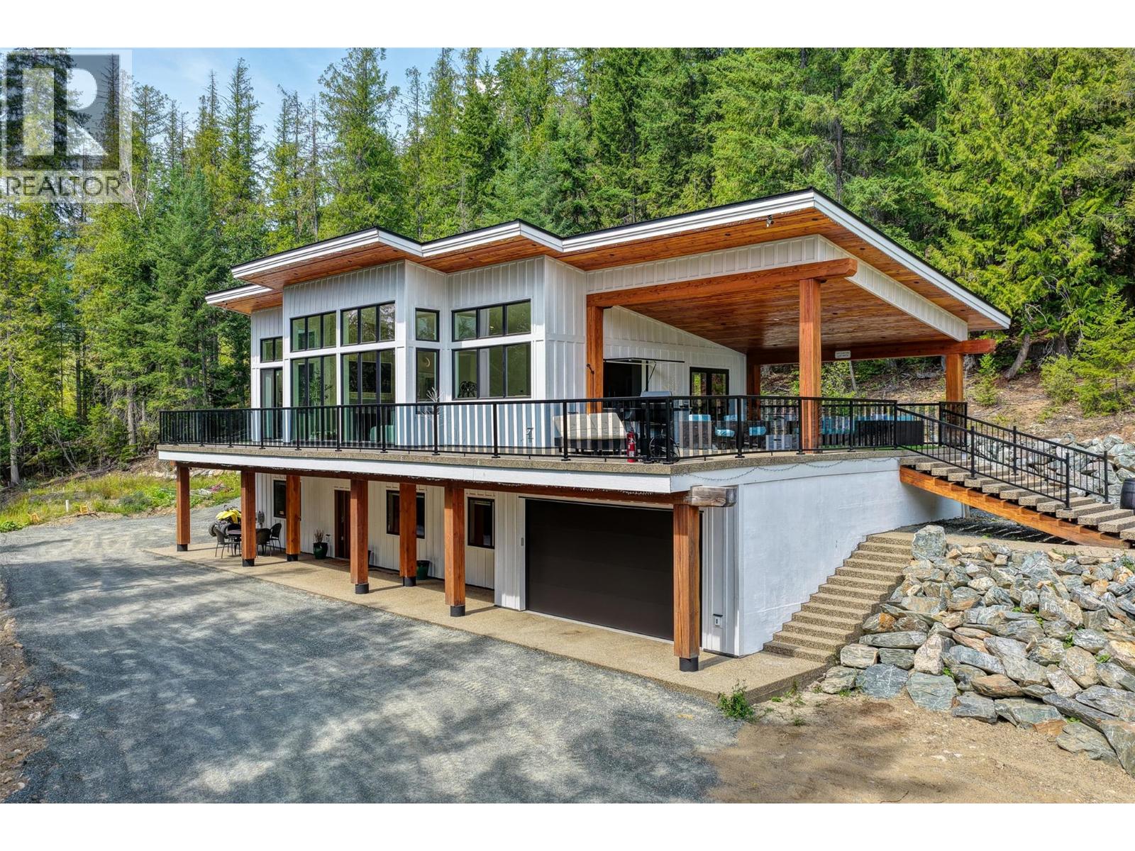 7249 Anglemont Way, Anglemont, BC V0E 1M8