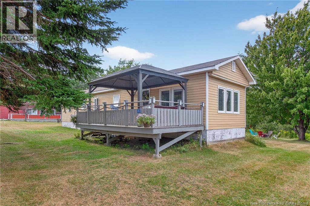 40 Donald St, Grande-digue, NB E4R 4G5