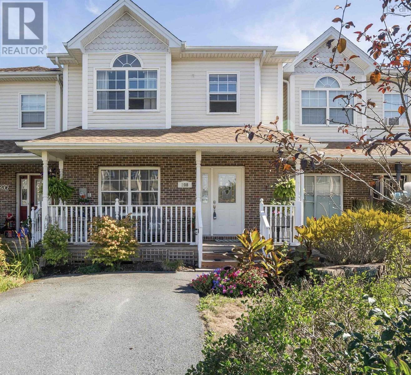 208 Green Village Ln, Dartmouth, NS B4Y 4V4