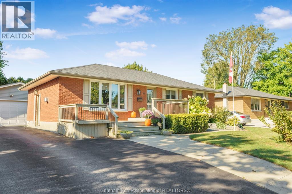 72 Heather Dr, Chatham-Kent, ON N7M 3E8