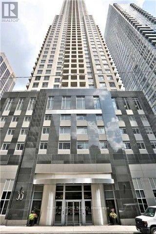 2805 35 Balmuto St, Toronto, ON M4Y 0A3