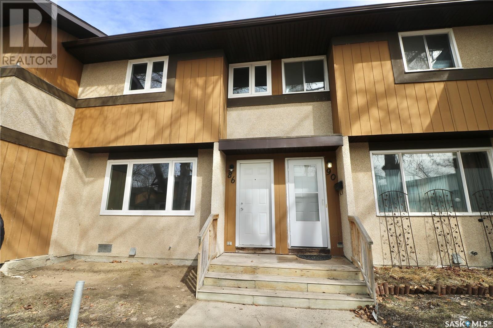 86 Mackenzie Mews, Regina, SK S4N 5N2