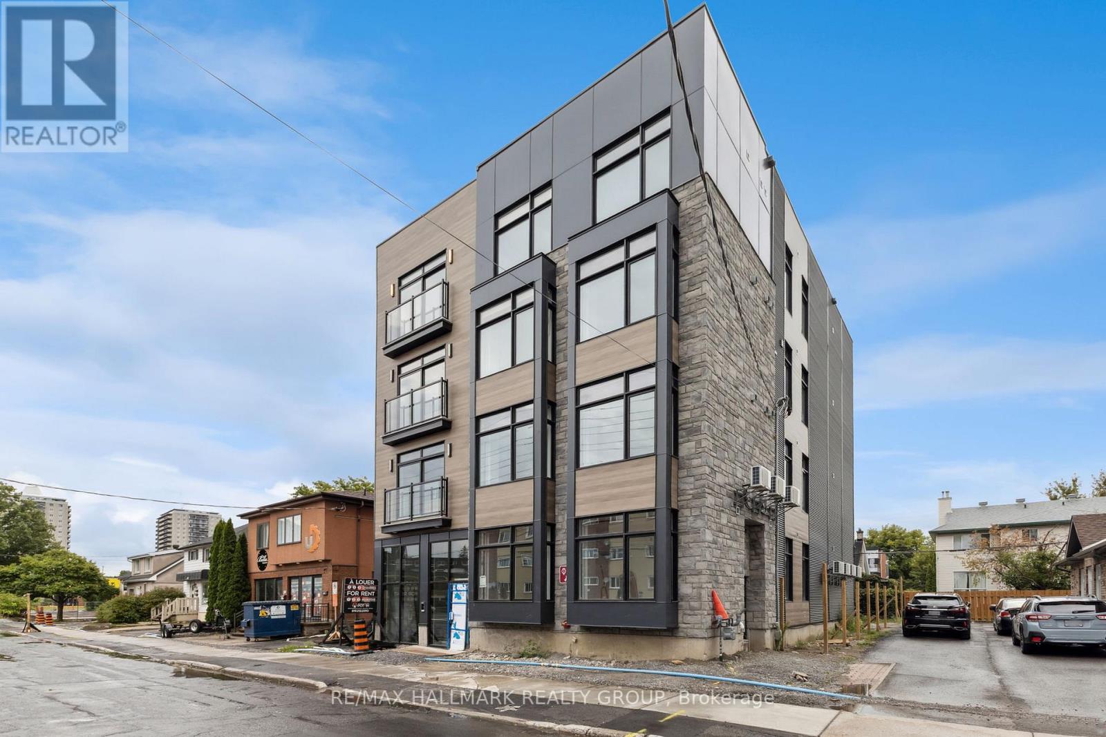 26 Mcarthur Ave, Ottawa, ON K1L 6R2