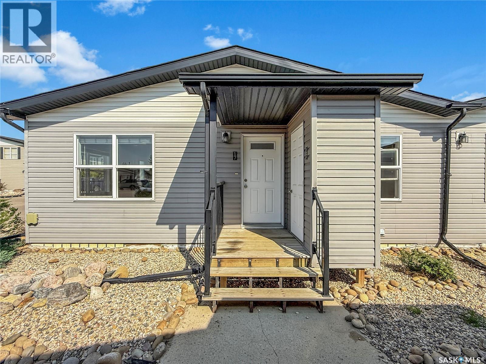 1275 S Railway Street E Unit 17, Swift Current, SK S9H 5P3