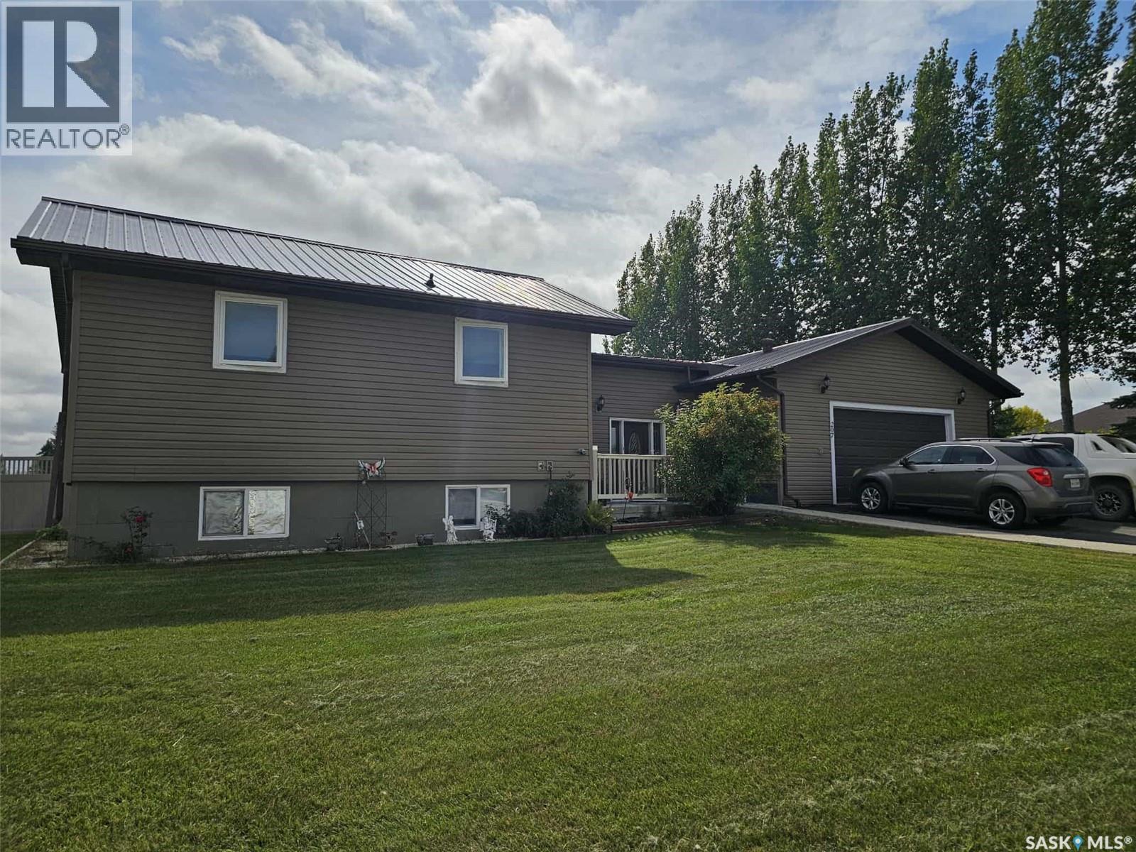 207 Ohlen St, Stockholm, SK S0A 3Y0