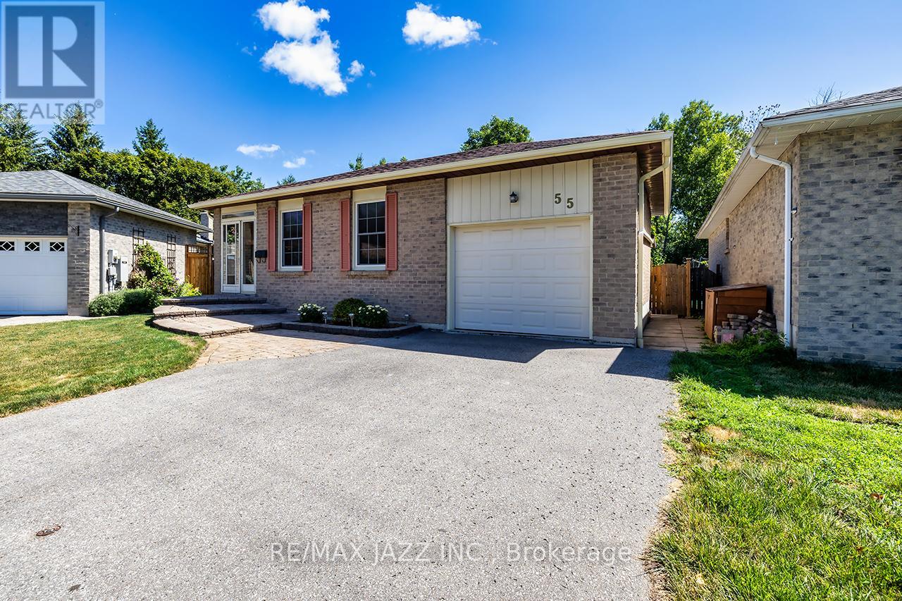 55 Regency Cres, Whitby, ON L1N 7K8