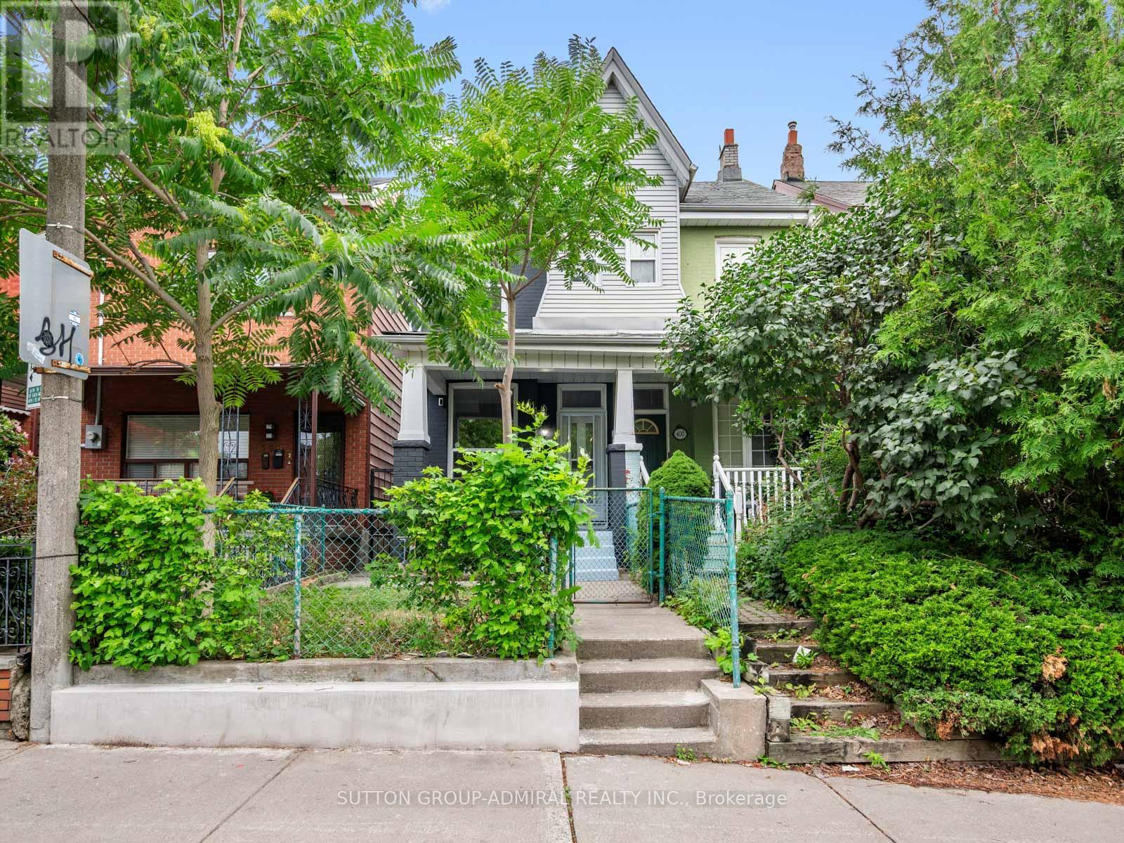 398 Crawford St, Toronto, ON M6J 2V9