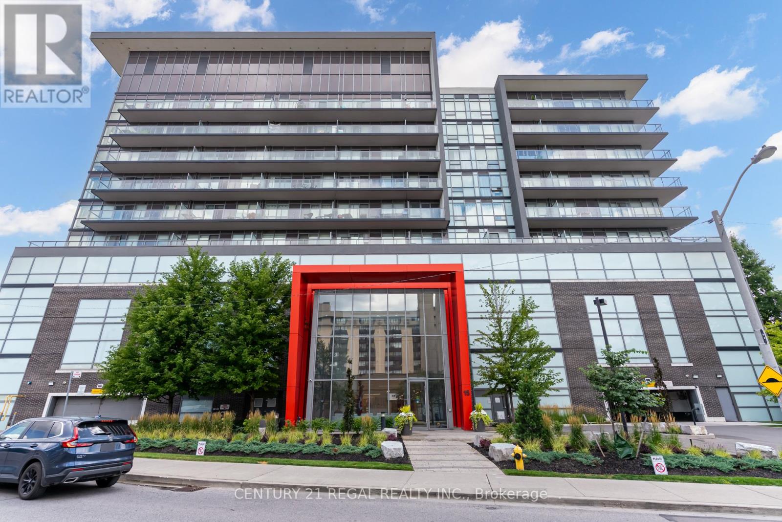 710 15 James Finlay Way, Toronto, ON M3M 0B3