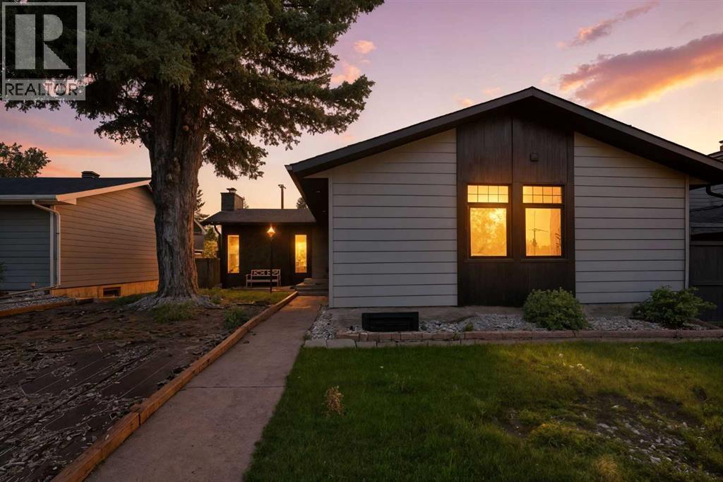 227 Parkside Way SE, Calgary, AB T2J 3Z3