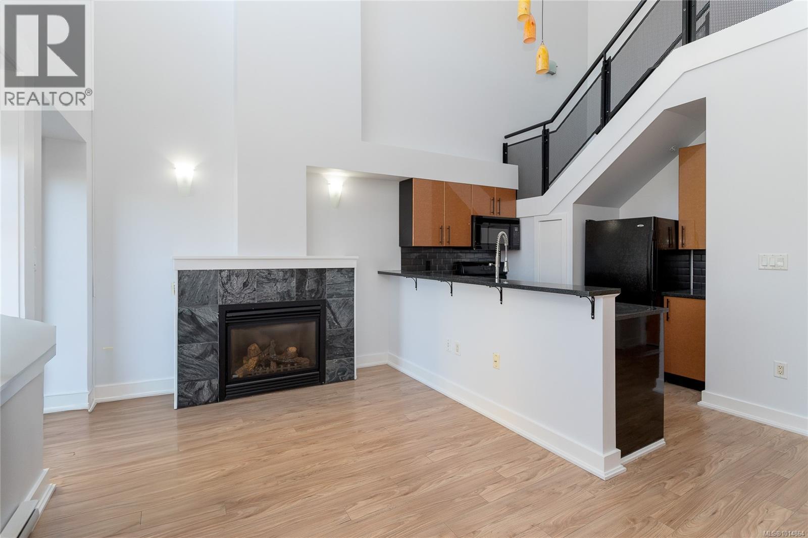 599 Pandora Ave Unit 323 Ave, Victoria, BC V8W 1N5
