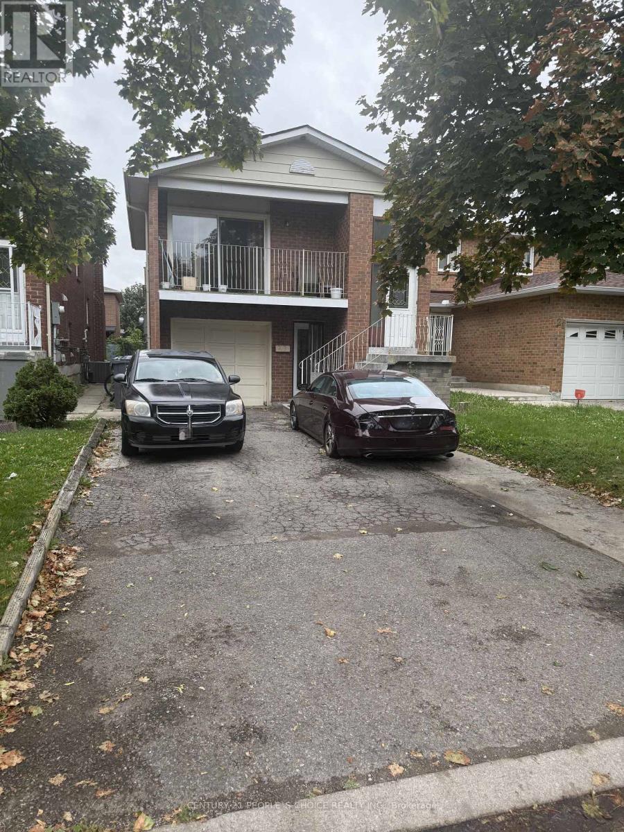 23 Deerpark Cres, Brampton, ON L6X 2T6