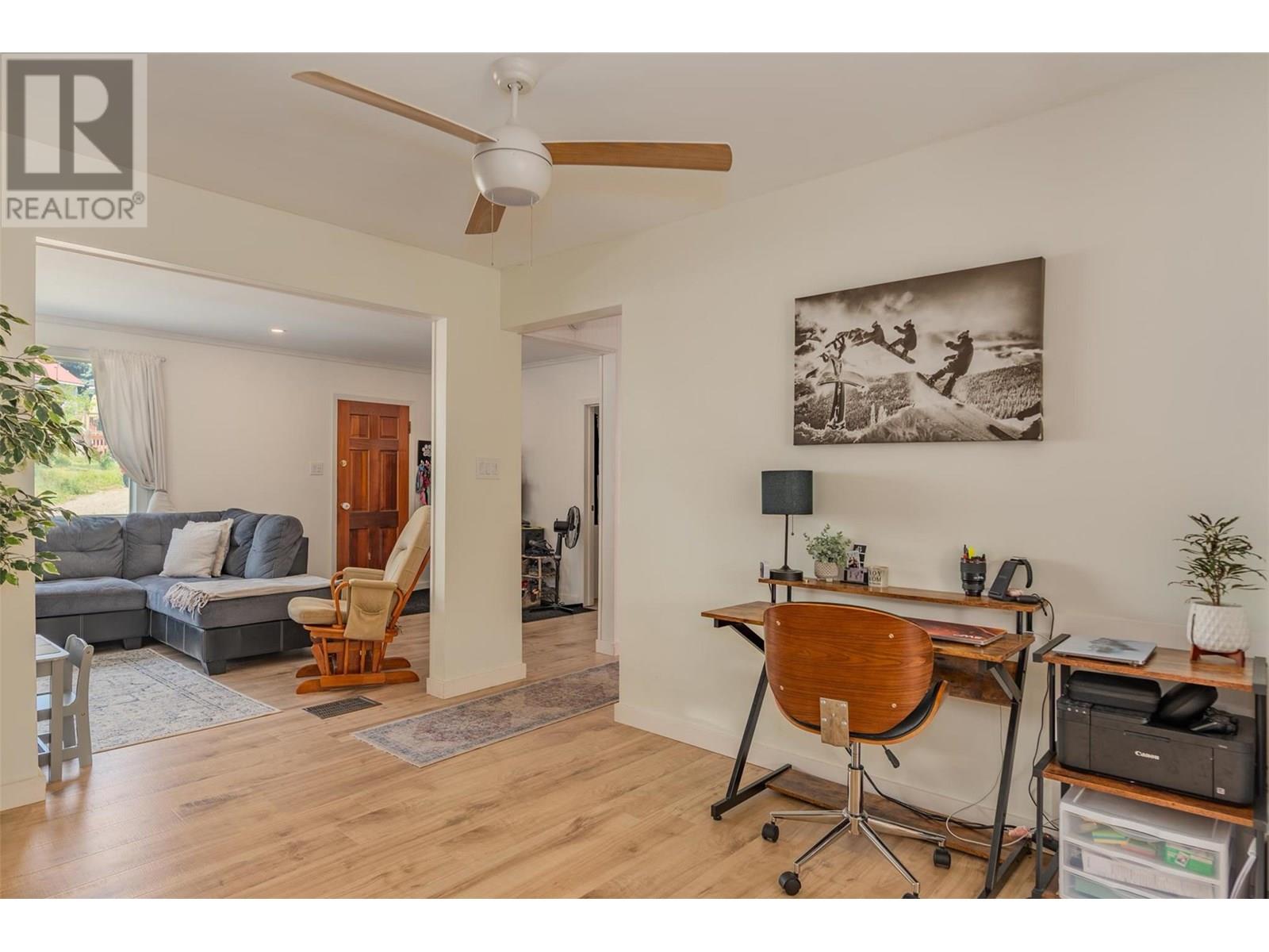 1953 Plewman Way, Rossland, BC V0G 1Y0