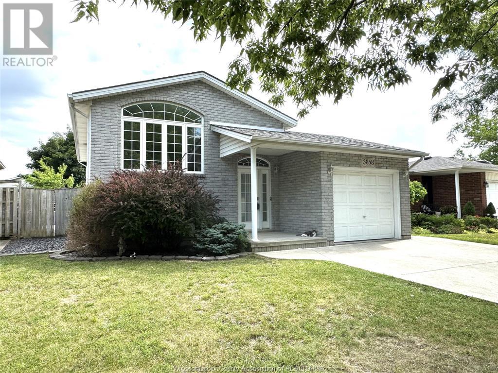 3858 Acorn Ct, Windsor, ON N8W 5R5