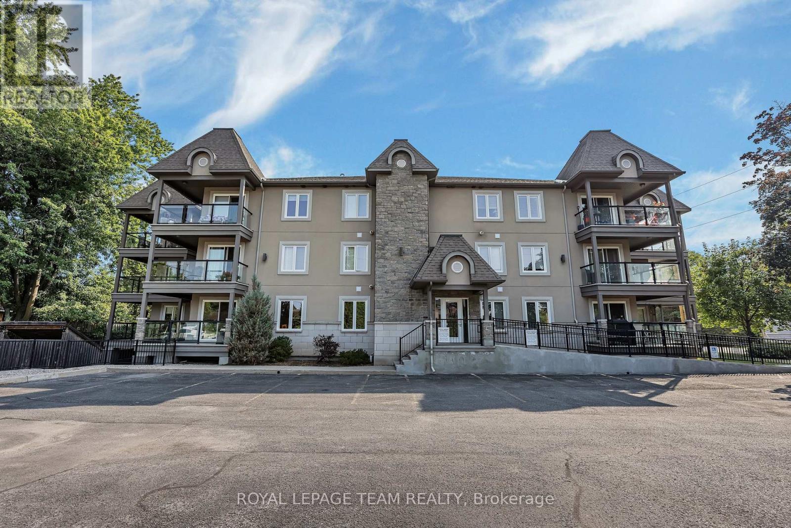 202 2 Warner St, Russell, ON K4R 0B4