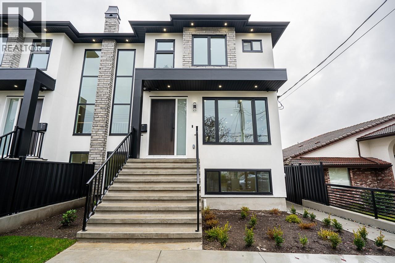 6150 Napier St, Burnaby, BC V5B 2C1