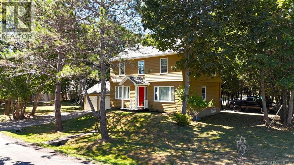126 Sophia St, Saint Andrews, NB E5B 2B8