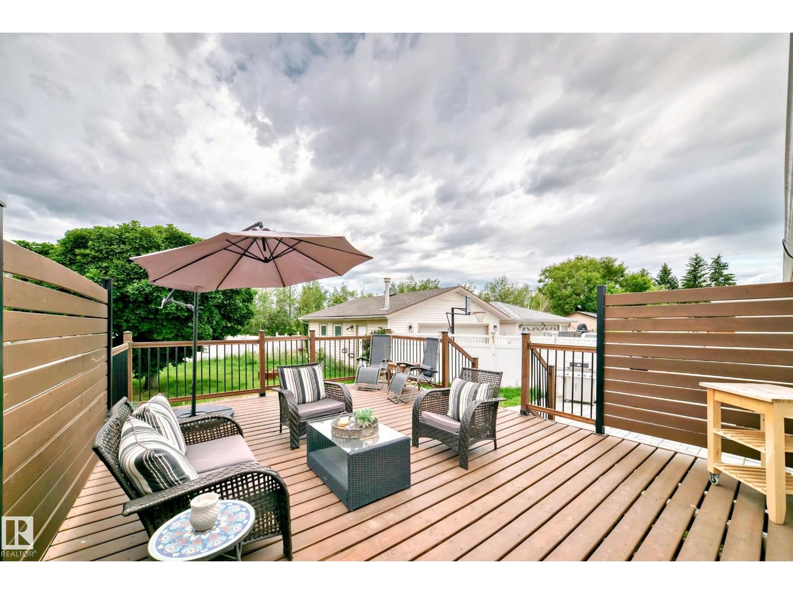 352 Huffman Cr NW, Edmonton, AB T5A 4C8