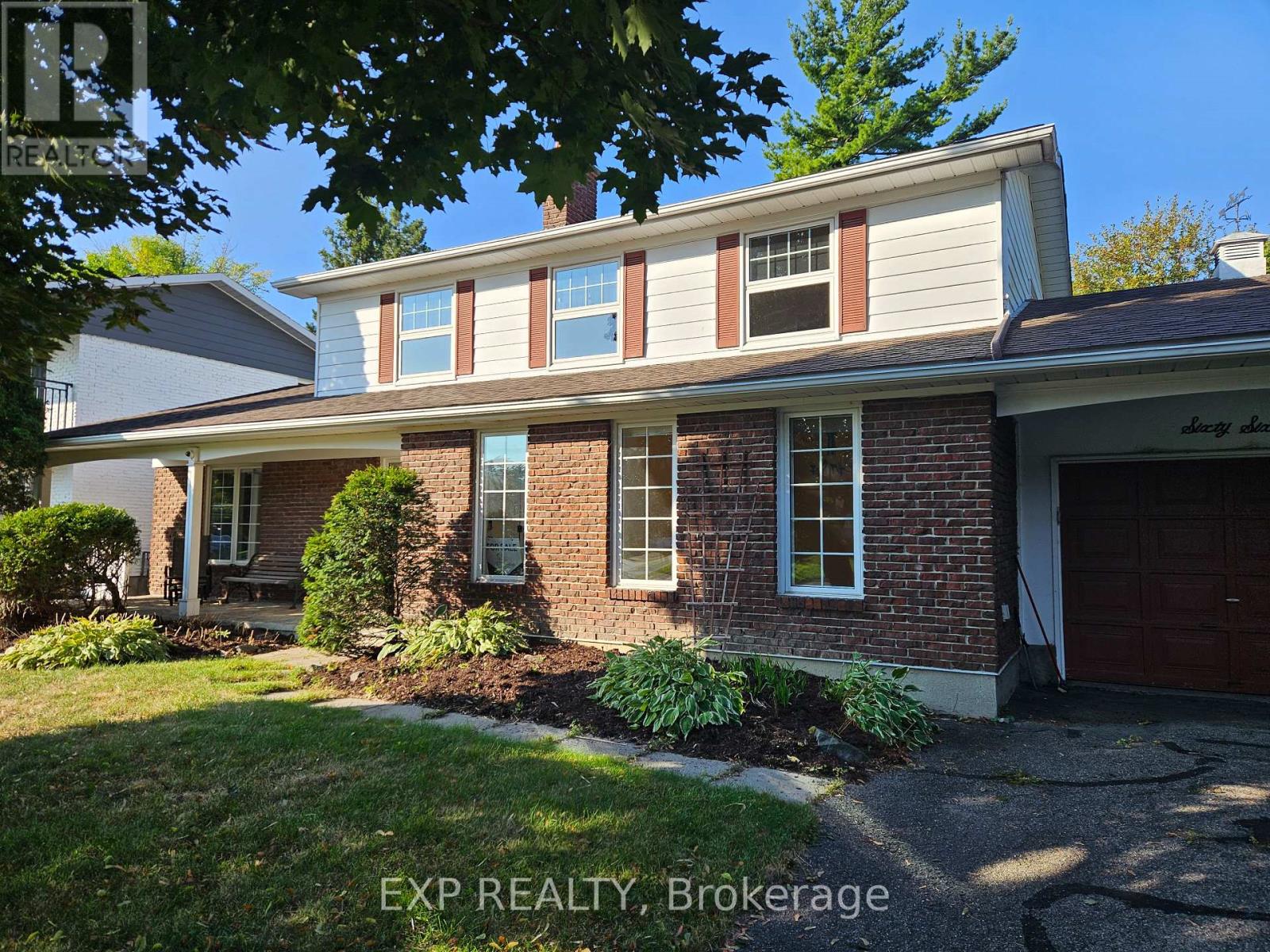 66 Queensline Dr, Ottawa, ON K2H 7J5