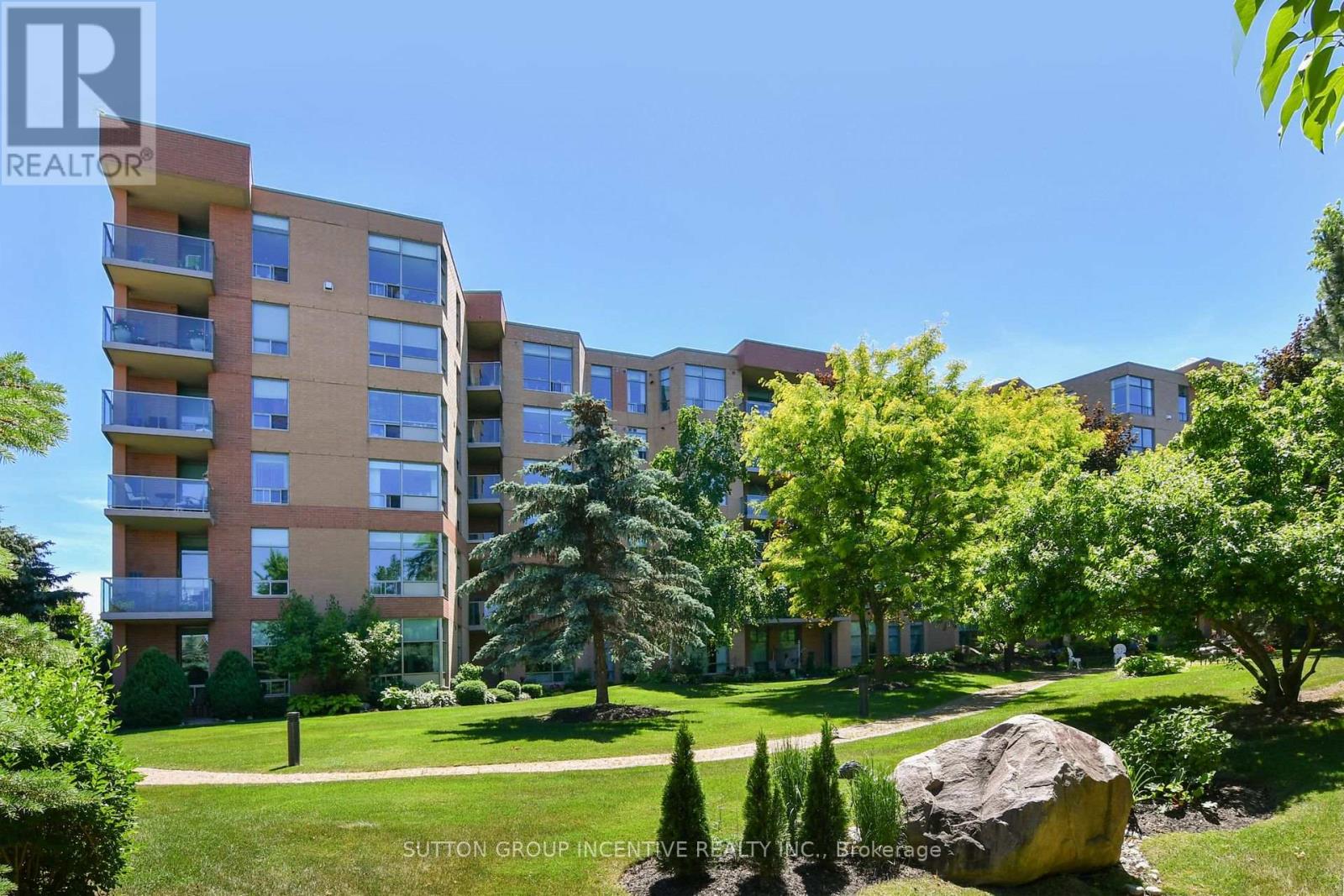 311 4 Briar Hill Hts, New Tecumseth, ON L9R 1Z7
