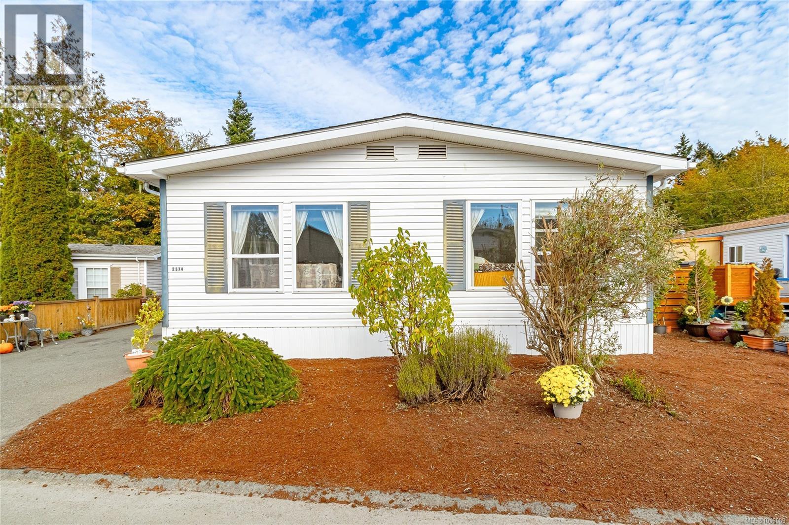 2574 Heron Way, Central Saanich, BC V8M 2E1
