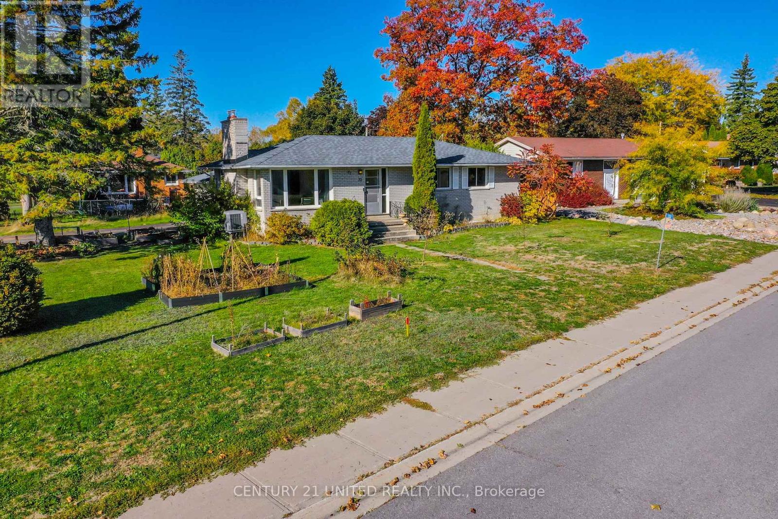 32 Nelson St, Quinte West, ON K0K 1E0