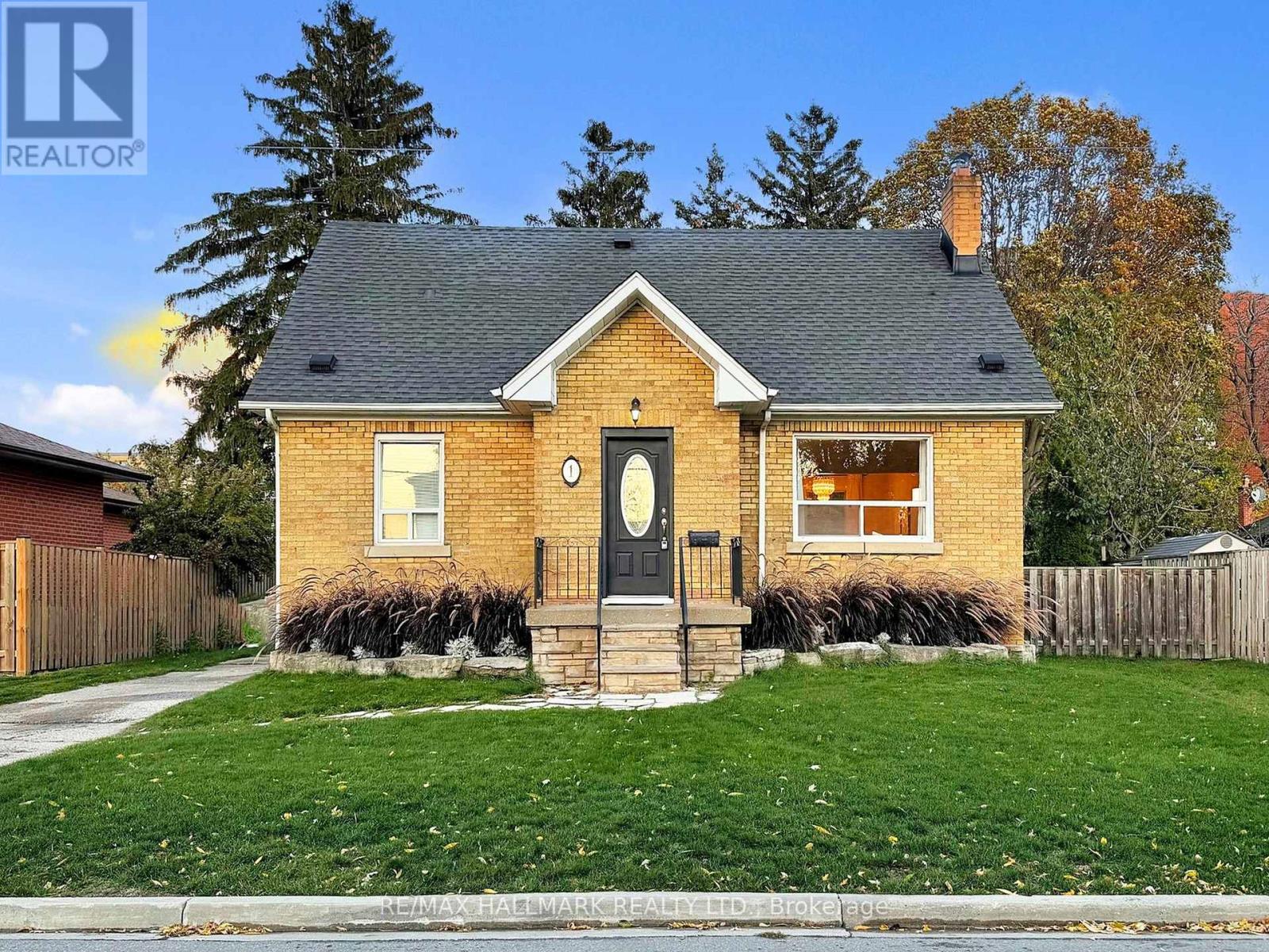 1 Andrew St, Toronto Cliffcrest, ON M1M 3G8