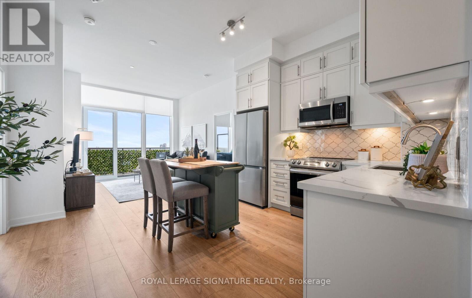 105 Oneida Crescent Ph07, Richmond Hill Langstaff, ON L4B 0H6