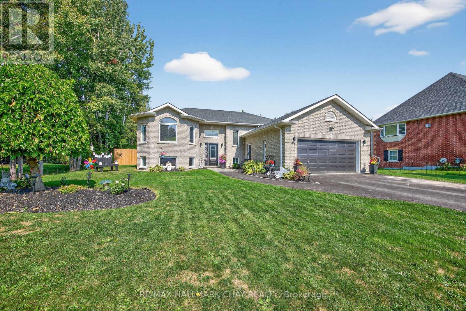 65 Broadview St, Collingwood, ON L9Y 0X2