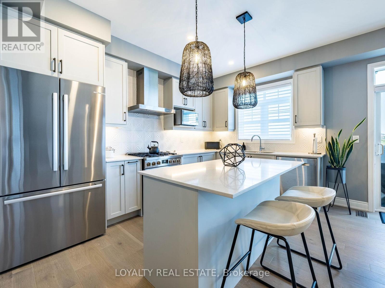 12 Wainwright Dr, Brampton, ON L7A 4Y6