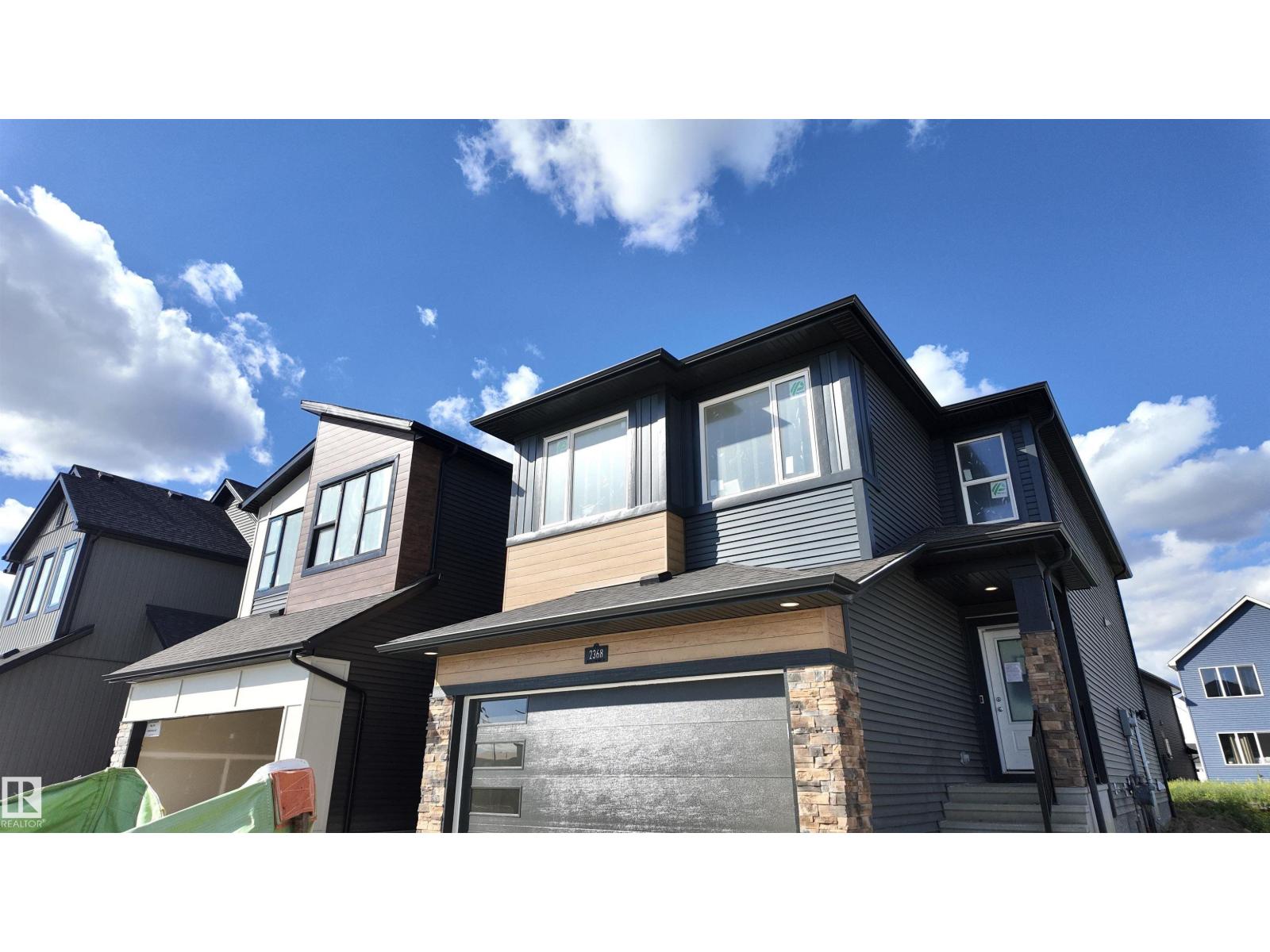 2368 Muckleplum Way SW, Edmonton, AB T6X 3K1