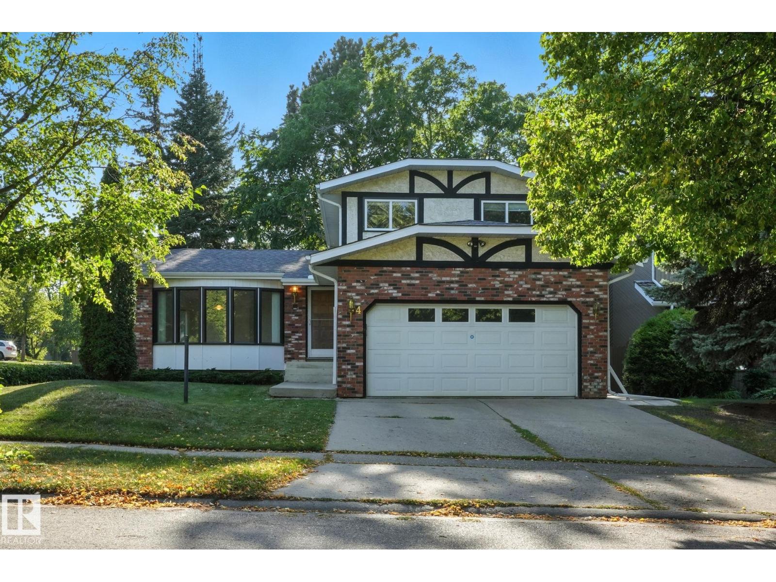 4 Glen Meadow Cr, St. Albert, AB T8N 3B6