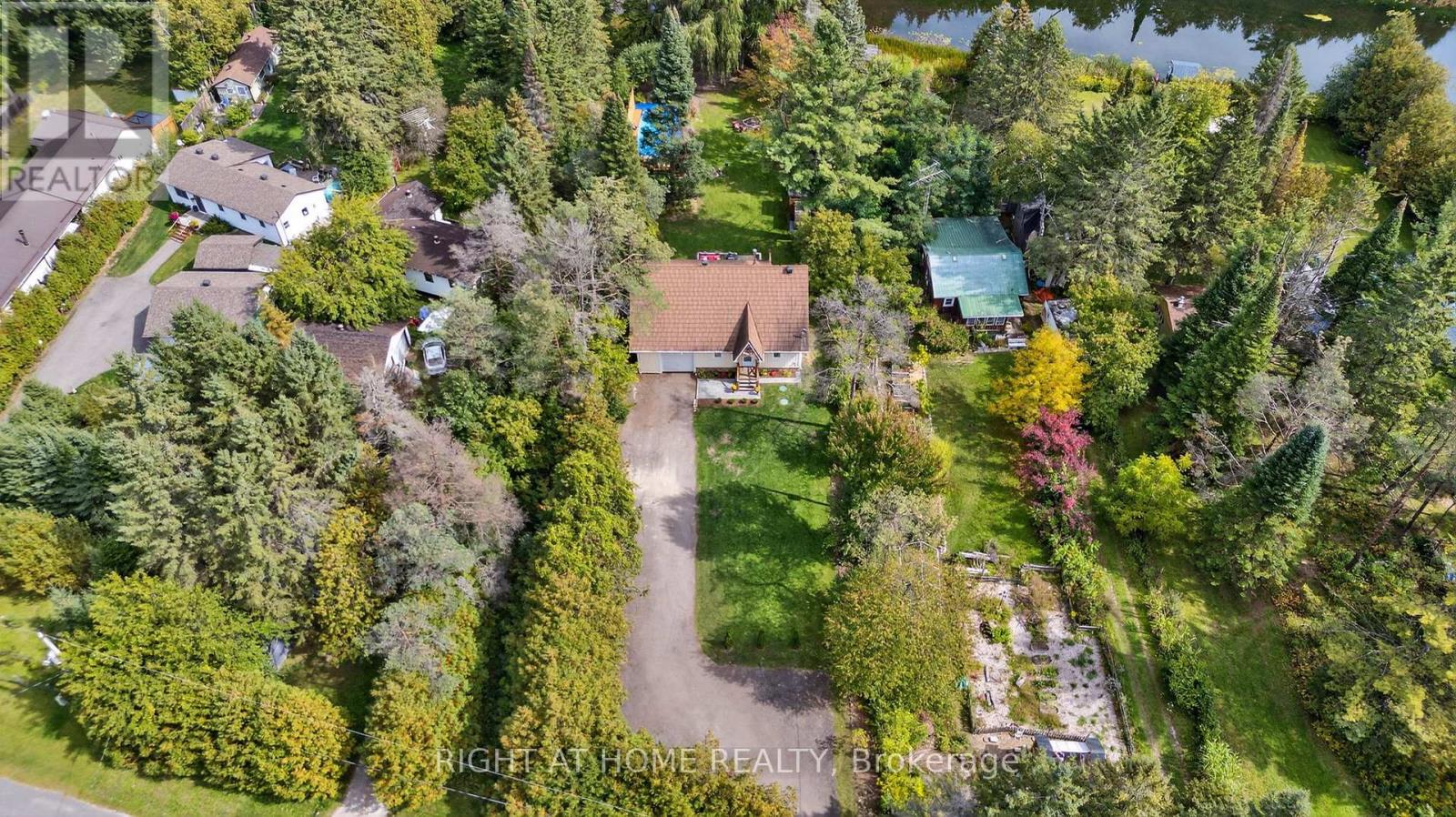 11 Nicholson Dr, Uxbridge, ON L9P 1R2