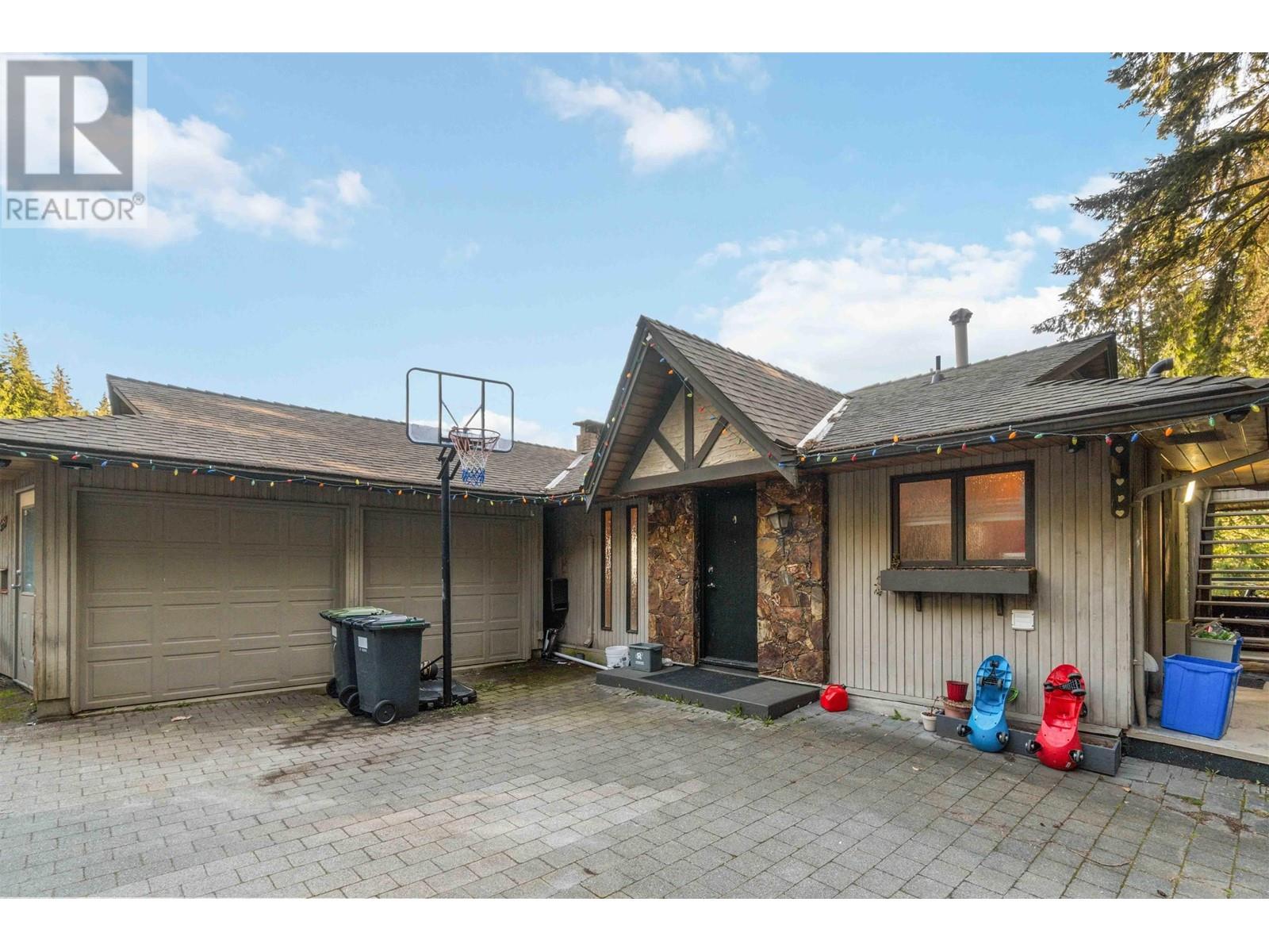 5189 Madeira Ct, North Vancouver, BC V7R 3K7