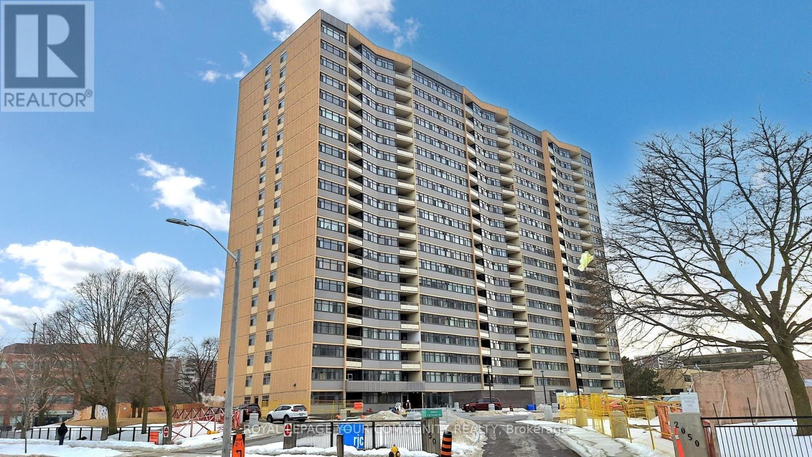 1212 2050 Bridletowne Cir, Toronto, ON M1W 2V5