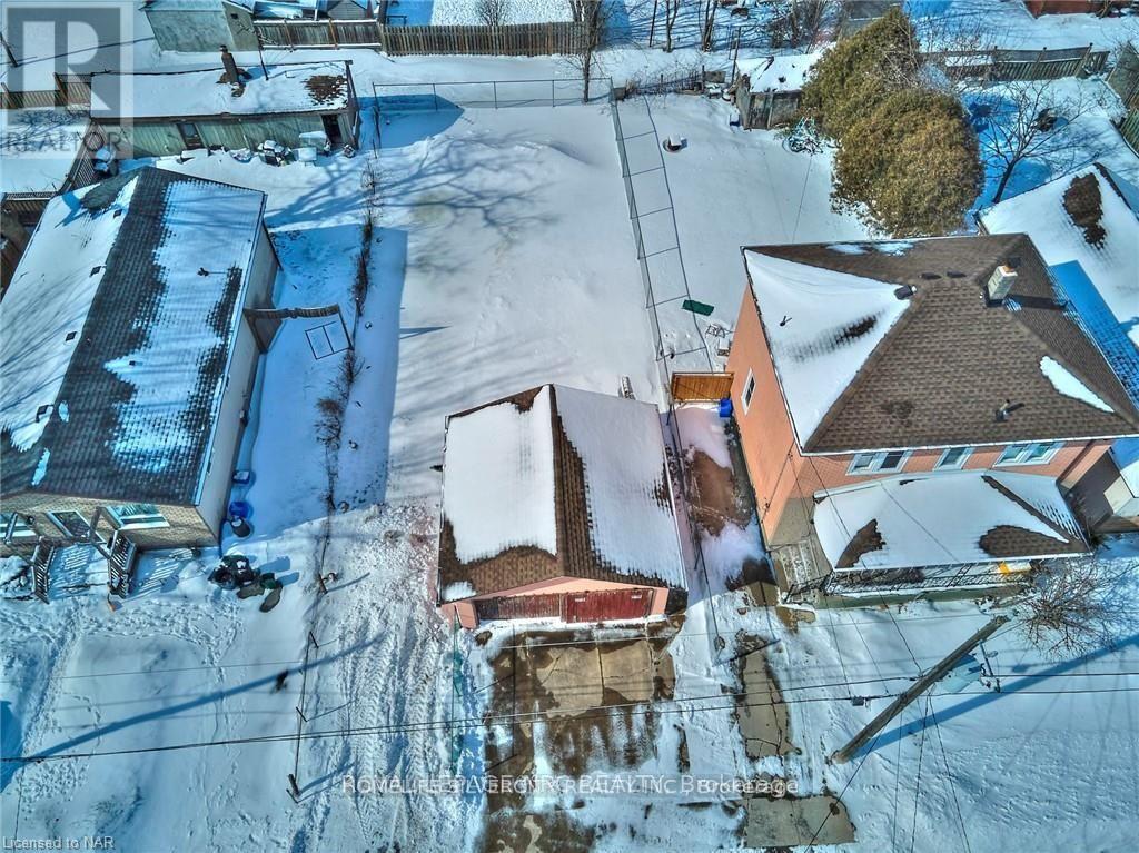 4129 Dyson Ave, Niagara Falls, ON L2E 3L6