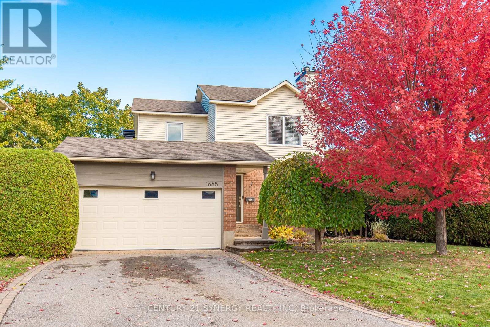 1665 Champneuf Dr, Ottawa, ON K1C 4V3