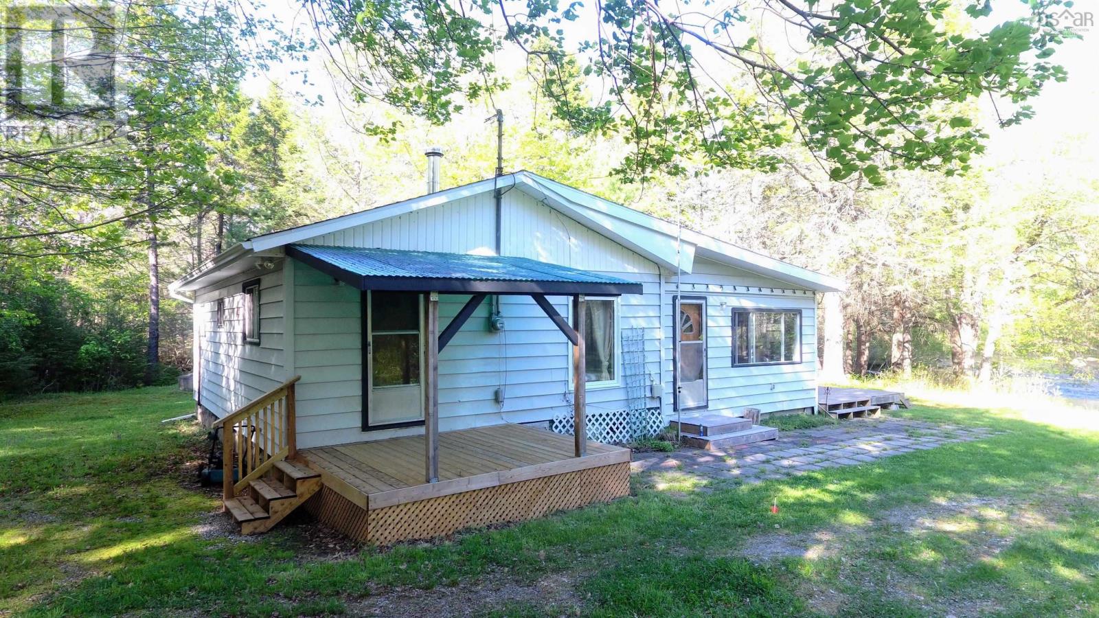56 Lonesome Hunters Inn Ln, Shelburne, NS B0T 1W0