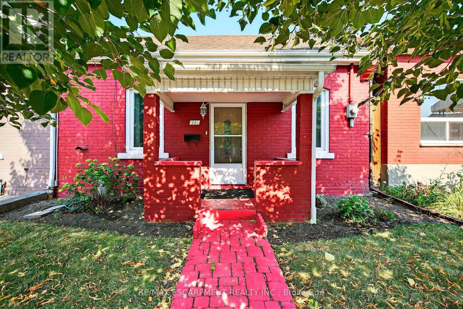 231 Emerald St N, Hamilton, ON L8L 5L1