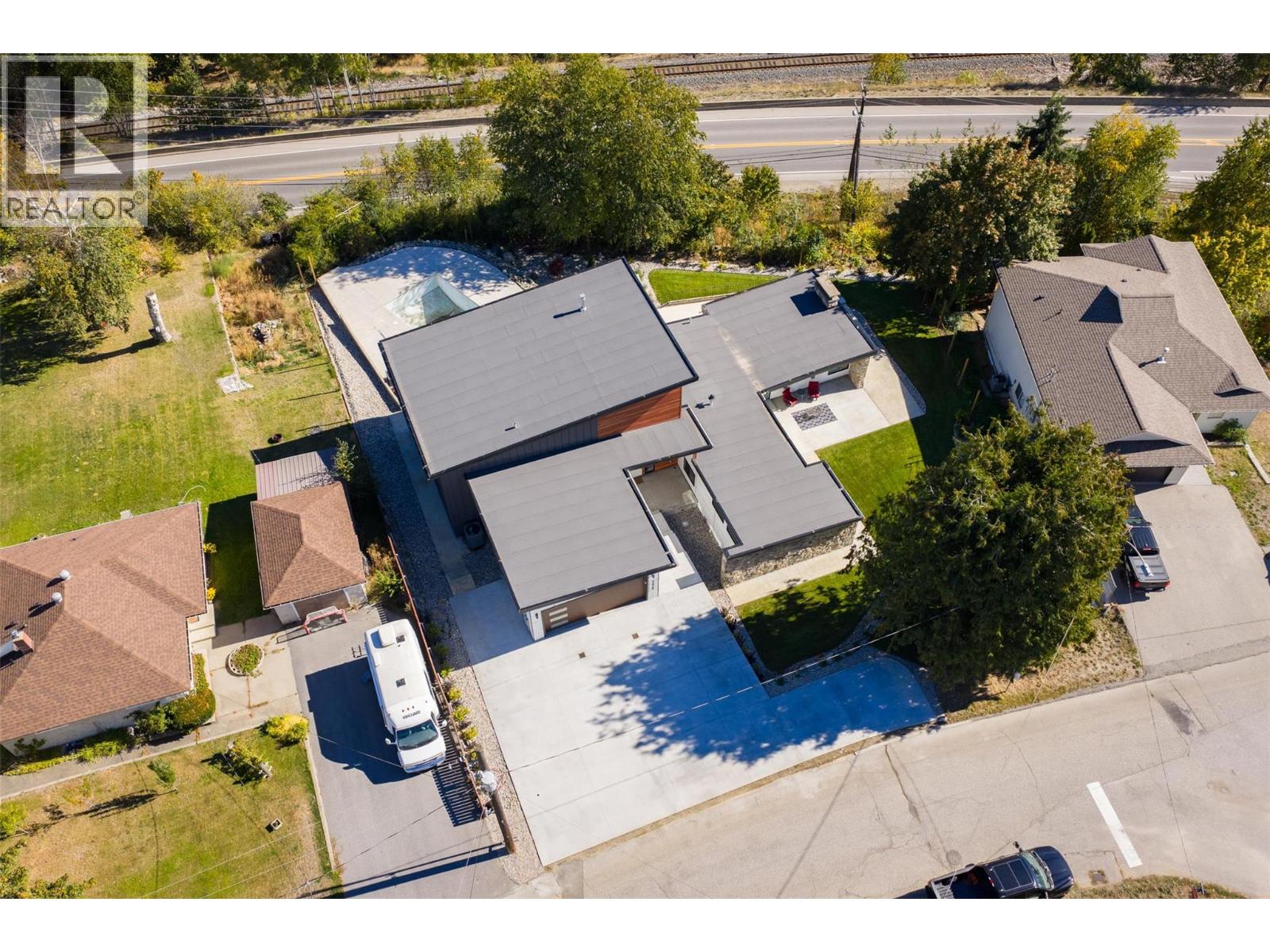 3429 8 Avenue, Castlegar, BC V1N 4L1