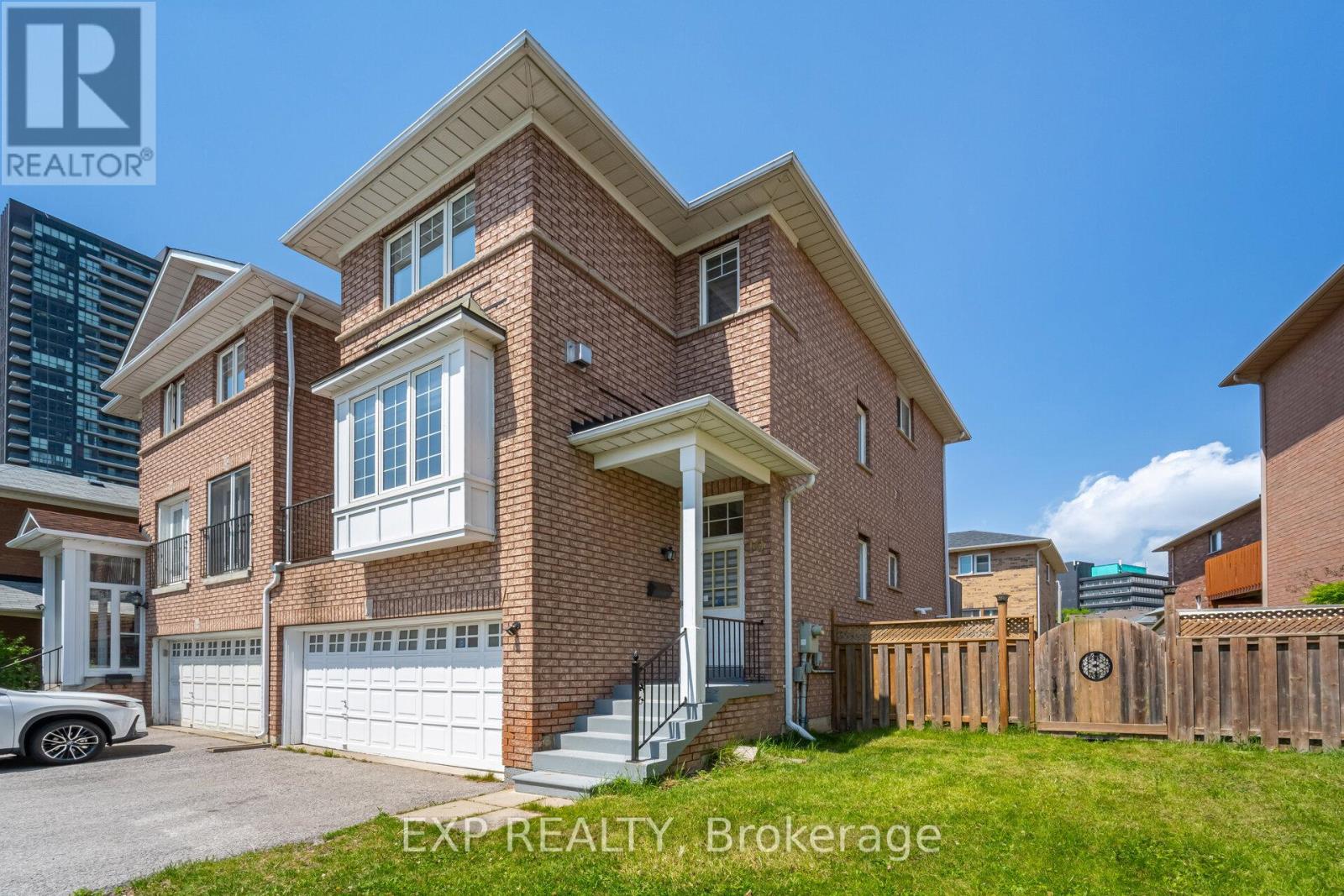 10 Seton Park Rd, Toronto Flemingdon Park, ON M3C 3Z6