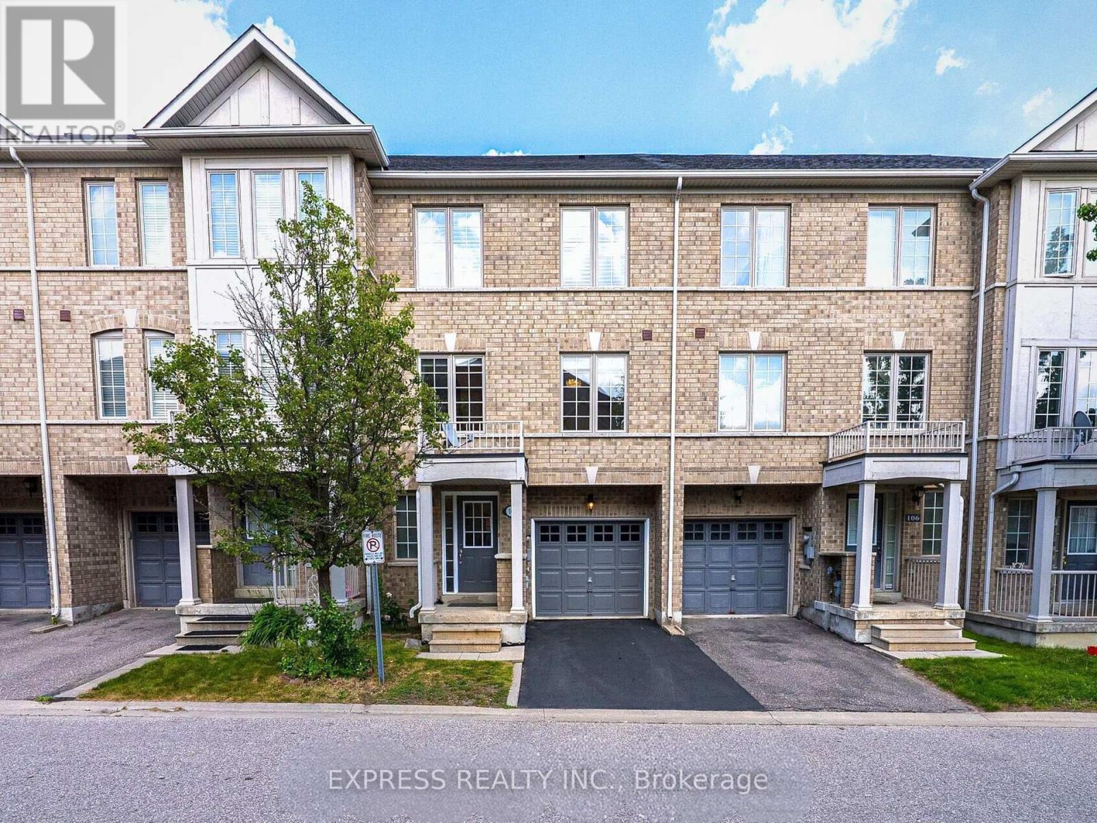 104 Prince Charles Way, Markham, ON L6C 0M7