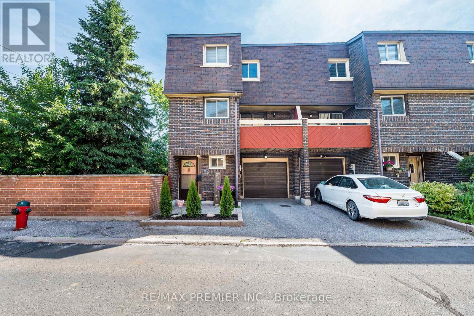 53 Poets Walk Way, Toronto, ON M2J 4T9