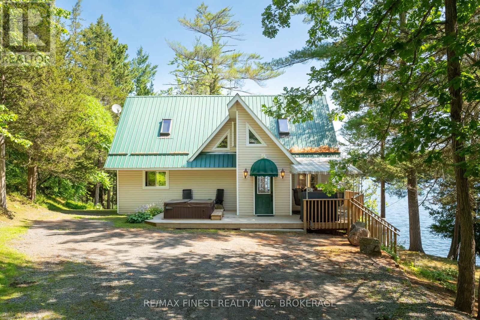 1076 Chester Ln, South Frontenac, ON K0H 1W0