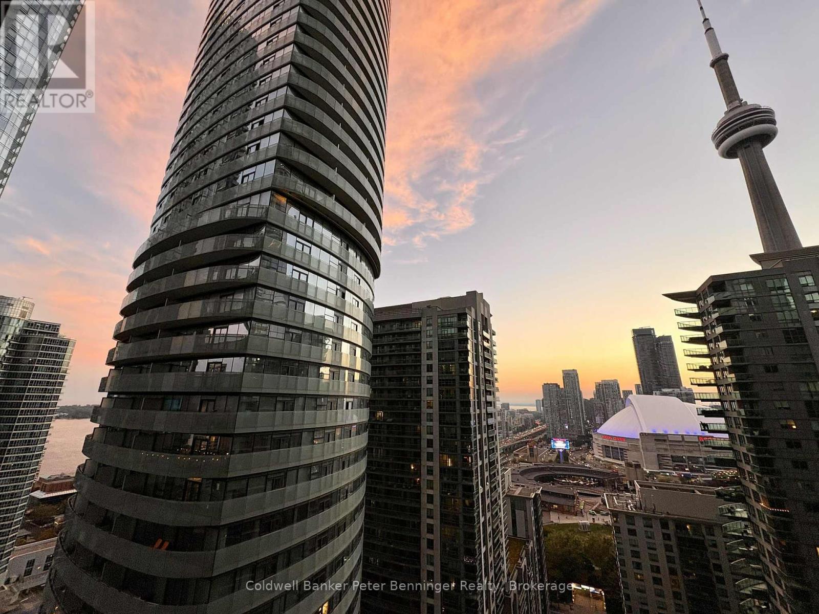2308 14 York St, Toronto, ON M5J 0B1
