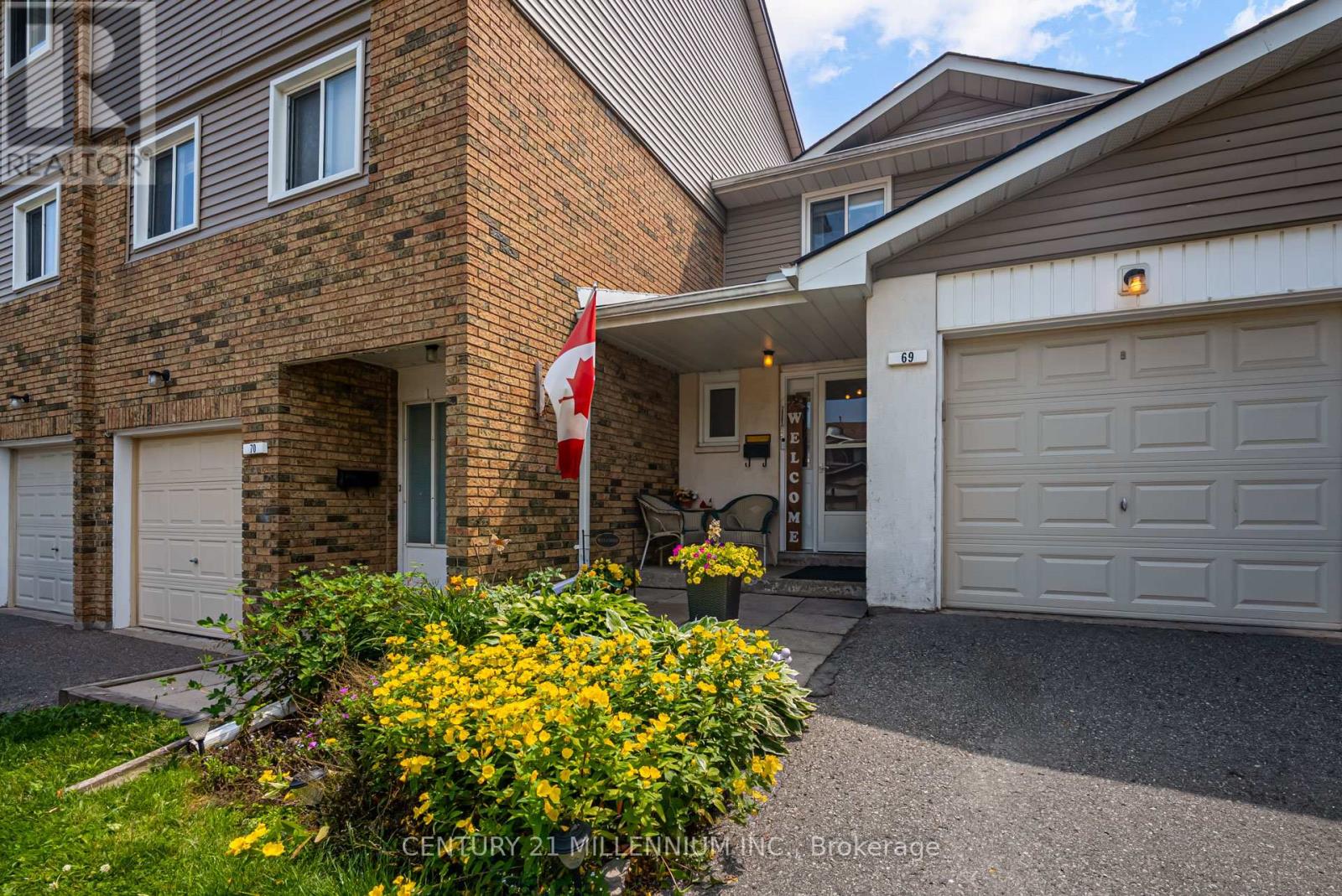 69 69 Carisbrooke Ct, Brampton, ON L6S 3K1